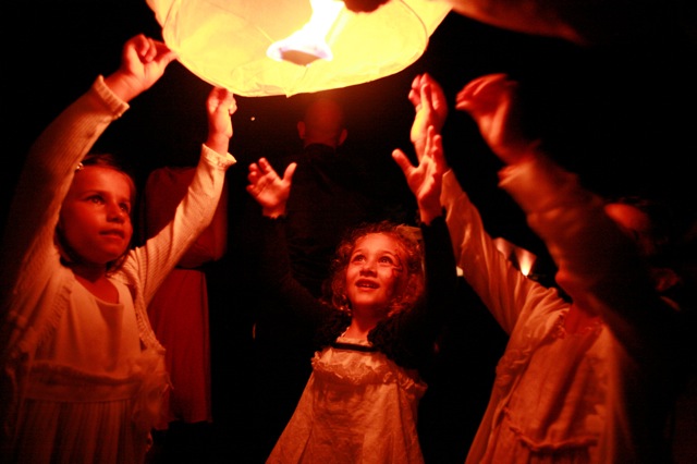 lighting paper lanterns